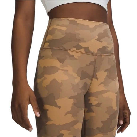 Lululemon | Women's Tan/Brown Align™ Camo Print High-Rise 25" Leggings (Size 14) - Picture 5 of 15